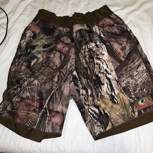 Mossy Oak shorts size medium